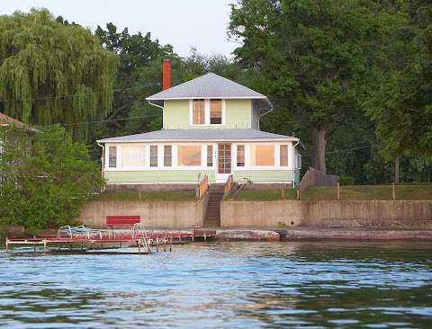 Cozy Beach Cottage Cozy Beach Cottage